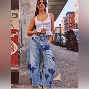 Free People- We The Free Heart Barrel Jeans 🤍🤍